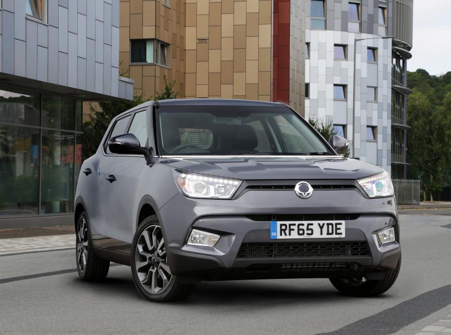  SsangYong Tivoli XDi 2015 года  (UK) (фото 8 из 21)